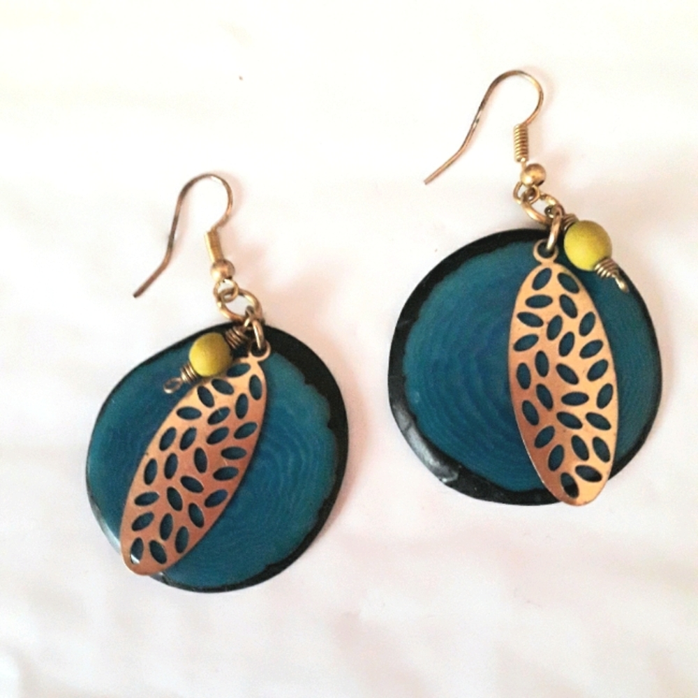 Ten Thousand Villages Pierced Earrings